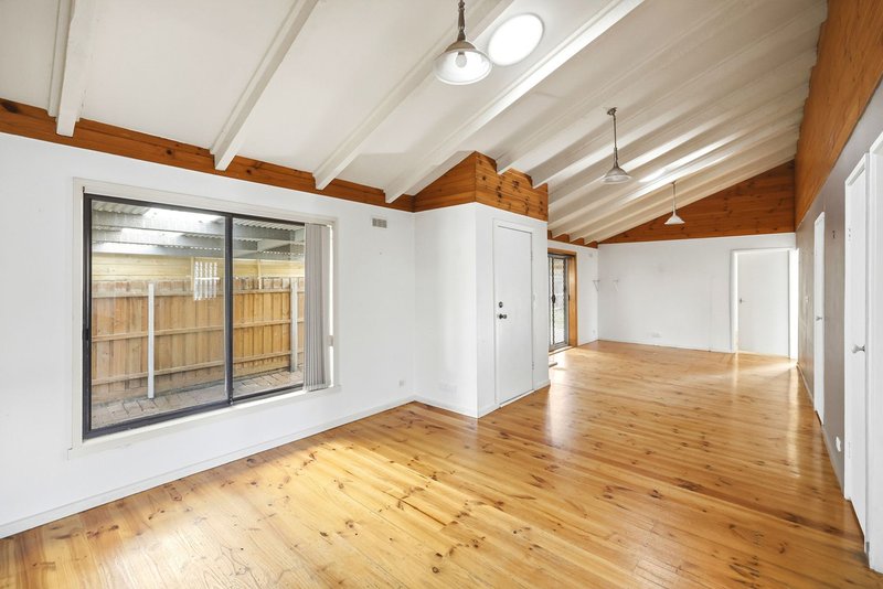 Photo - 10 Frobisher Street, Melton VIC 3337 - Image 6