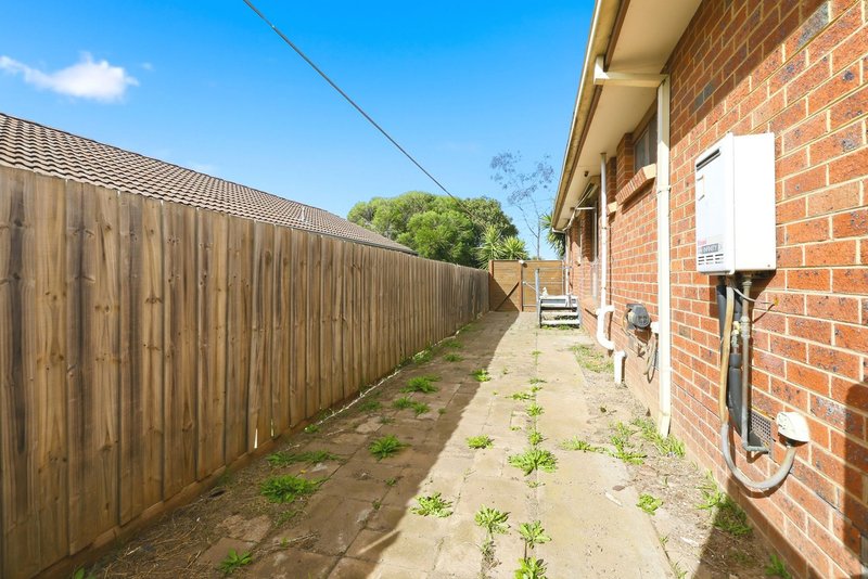 Photo - 10 Frobisher Street, Melton VIC 3337 - Image 15