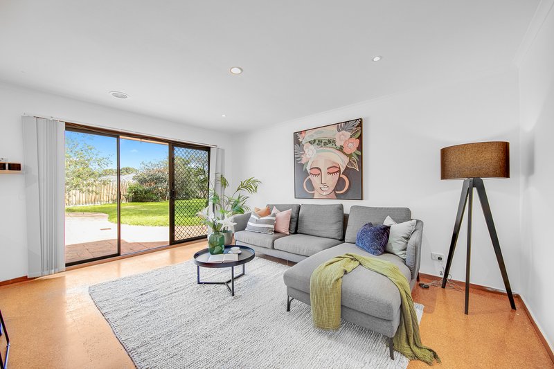 Photo - 10 Gala Place, Keilor Downs VIC 3038 - Image 4