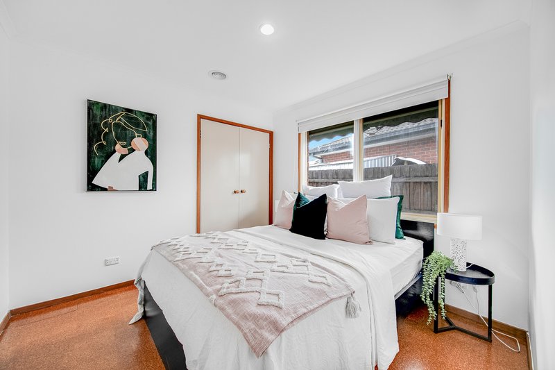 Photo - 10 Gala Place, Keilor Downs VIC 3038 - Image 9