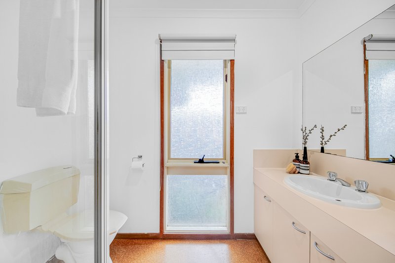 Photo - 10 Gala Place, Keilor Downs VIC 3038 - Image 10