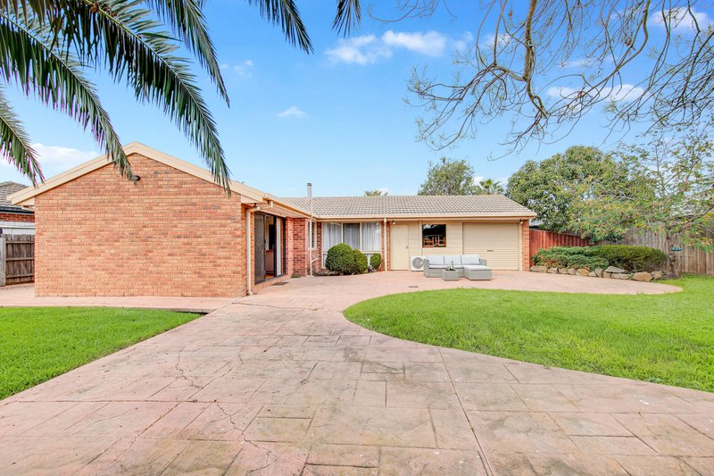 Photo - 10 Gala Place, Keilor Downs VIC 3038 - Image 11