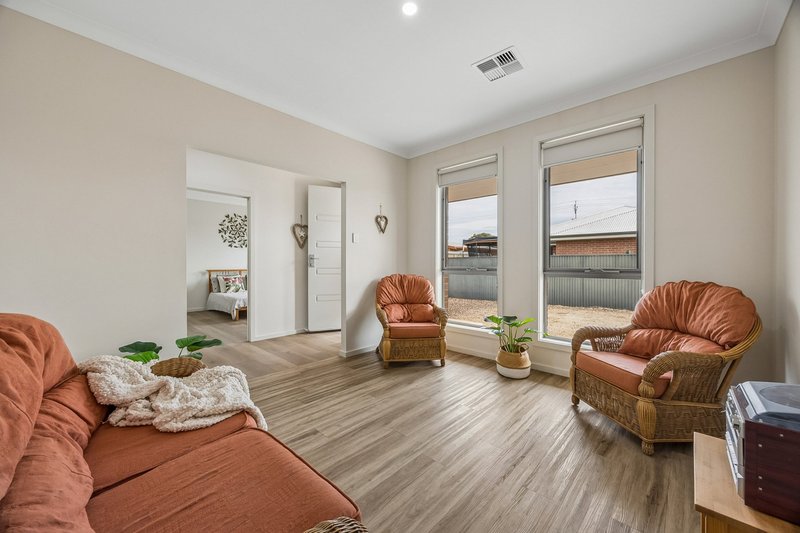 Photo - 10 Galway Avenue, Murray Bridge SA 5253 - Image 3