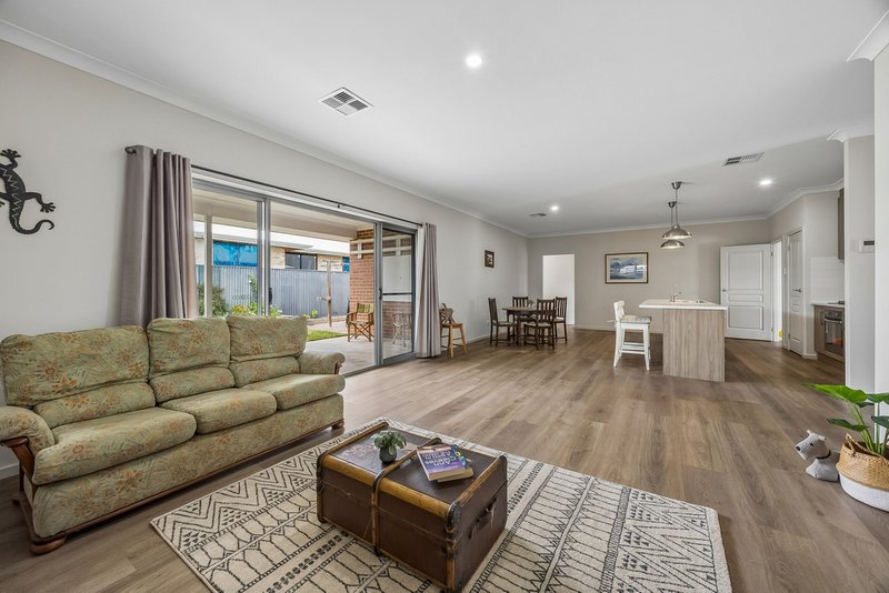 Photo - 10 Galway Avenue, Murray Bridge SA 5253 - Image 16