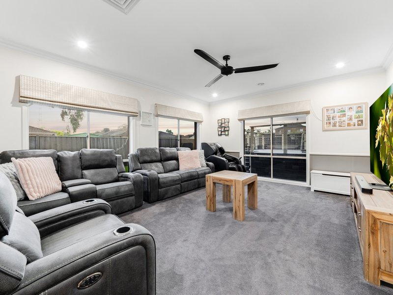 Photo - 10 Galway Place, Cranbourne VIC 3977 - Image 12