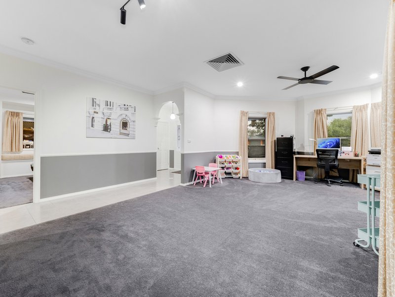 Photo - 10 Galway Place, Cranbourne VIC 3977 - Image 17