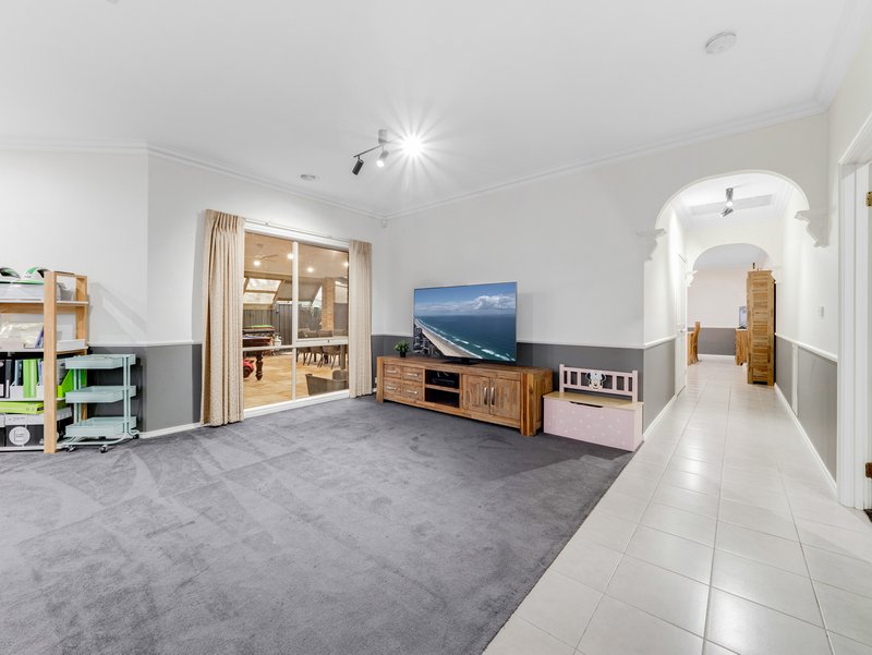 Photo - 10 Galway Place, Cranbourne VIC 3977 - Image 19