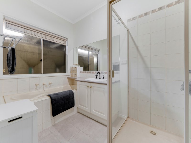 Photo - 10 Galway Place, Cranbourne VIC 3977 - Image 23