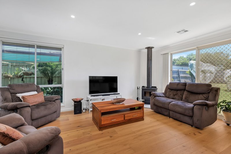 Photo - 10 Gannet Street, Werribee VIC 3030 - Image 4