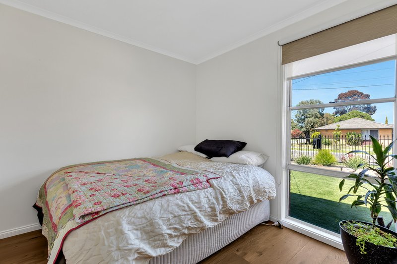 Photo - 10 Gannet Street, Werribee VIC 3030 - Image 7