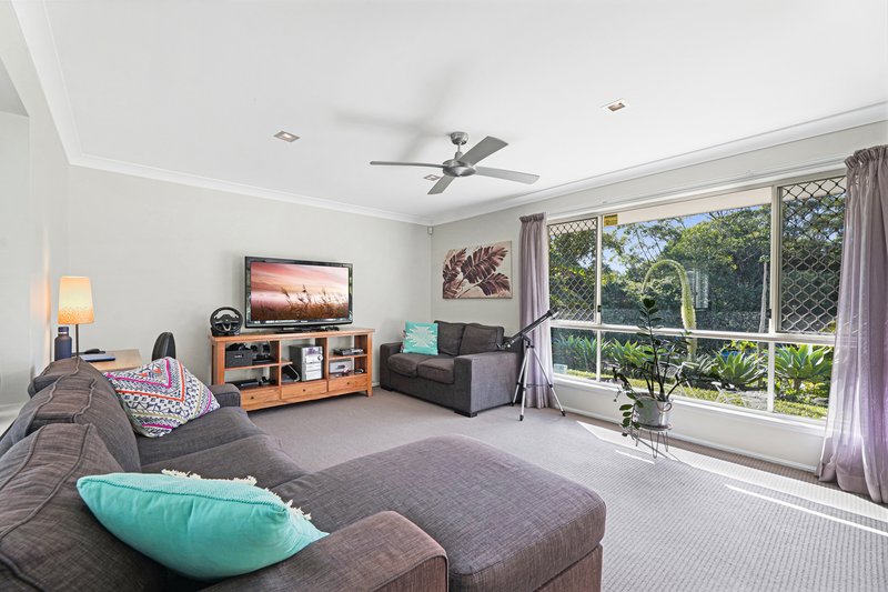 Photo - 10 Gardenia Drive, Bonogin QLD 4213 - Image 11