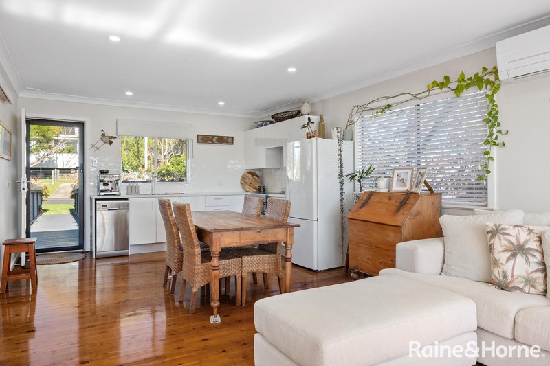 Photo - 10 Garside Road, Mollymook Beach NSW 2539 - Image 10