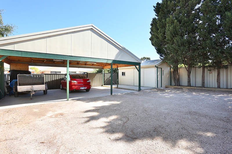 Photo - 10 Gathray Court, Roxburgh Park VIC 3064 - Image 14