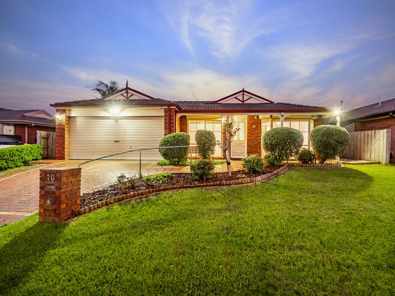 10 Genoa Way, Cranbourne West VIC 3977