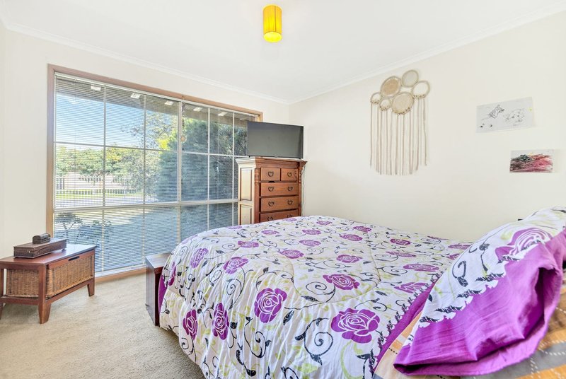 Photo - 10 George Greeves Place, Hoppers Crossing VIC 3029 - Image 5