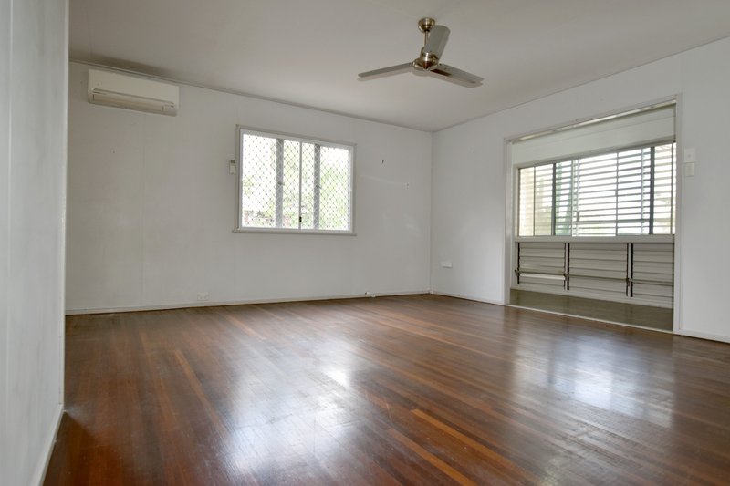 Photo - 10 Geraldine Street, West Gladstone QLD 4680 - Image 2