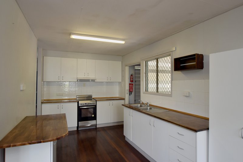 Photo - 10 Geraldine Street, West Gladstone QLD 4680 - Image 4