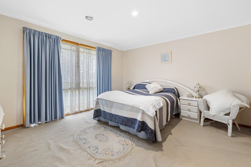 Photo - 10 Germander Court, Hoppers Crossing VIC 3029 - Image 4