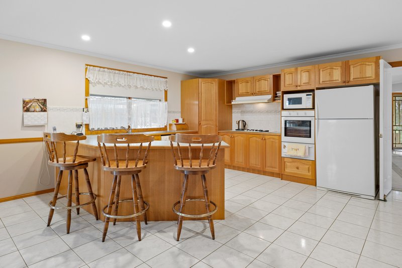 Photo - 10 Germander Court, Hoppers Crossing VIC 3029 - Image 7