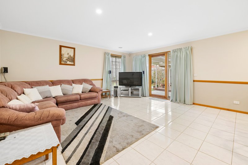 Photo - 10 Germander Court, Hoppers Crossing VIC 3029 - Image 8