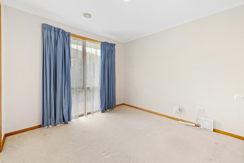 Photo - 10 Germander Court, Hoppers Crossing VIC 3029 - Image 12