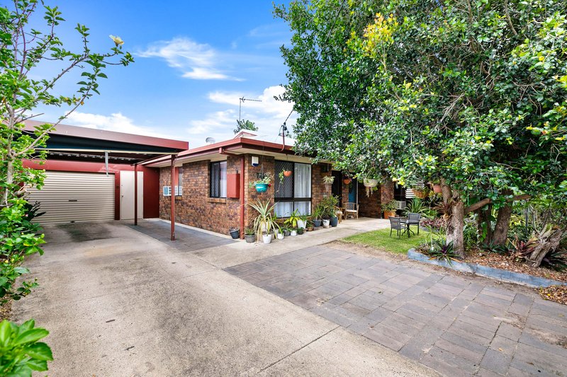 Photo - 10 Gibbs Street, Urangan QLD 4655 - Image 2