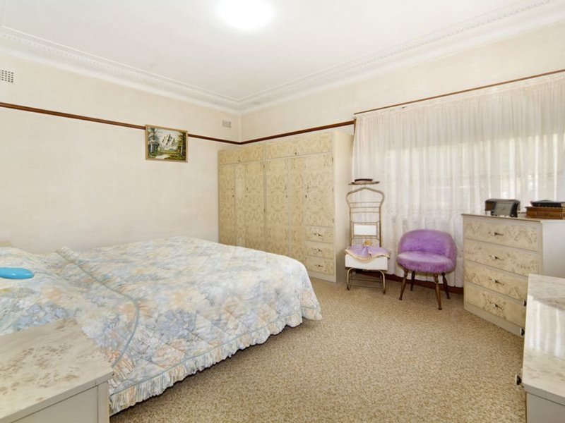 Photo - 10 Giles Street, Chifley NSW 2036 - Image 6