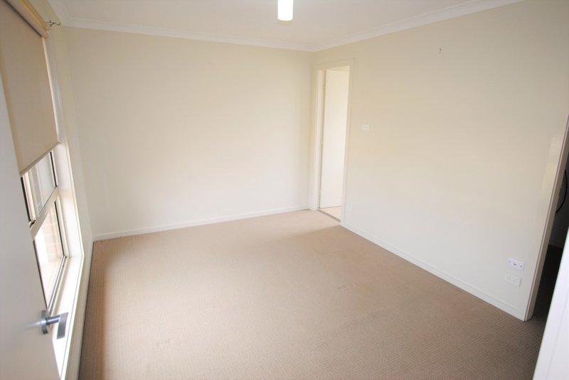 Photo - 10 Gillmartin Drive, Griffith NSW 2680 - Image 6