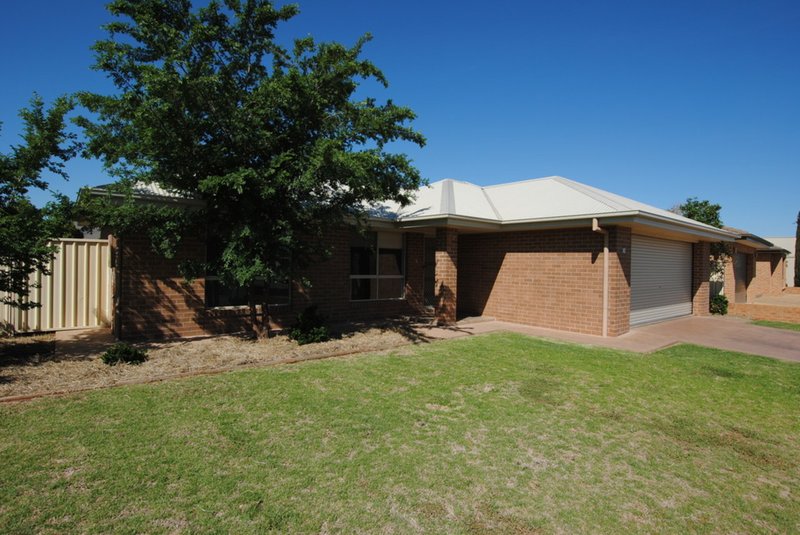 Photo - 10 Gillmartin Drive, Griffith NSW 2680 - Image 13