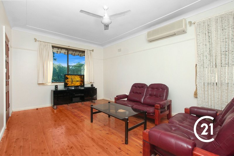 Photo - 10 Gilmore Road, Lalor Park NSW 2147 - Image 4