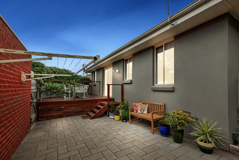 Photo - 10 Gisborne Crescent, Reservoir VIC 3073 - Image 17