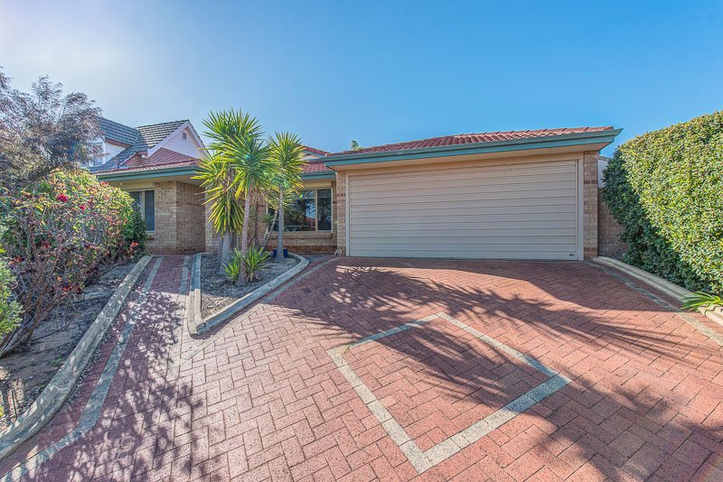 10 Giuffre Place, Lake Coogee WA 6166