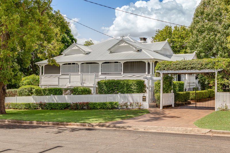 Photo - 10 Gladstone Street, Newtown QLD 4350 - Image 1