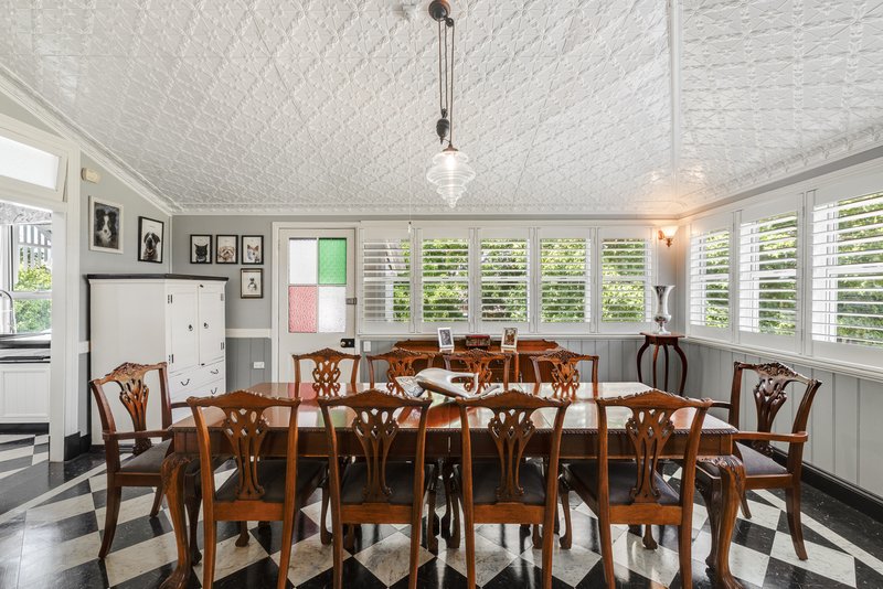 Photo - 10 Gladstone Street, Newtown QLD 4350 - Image 11