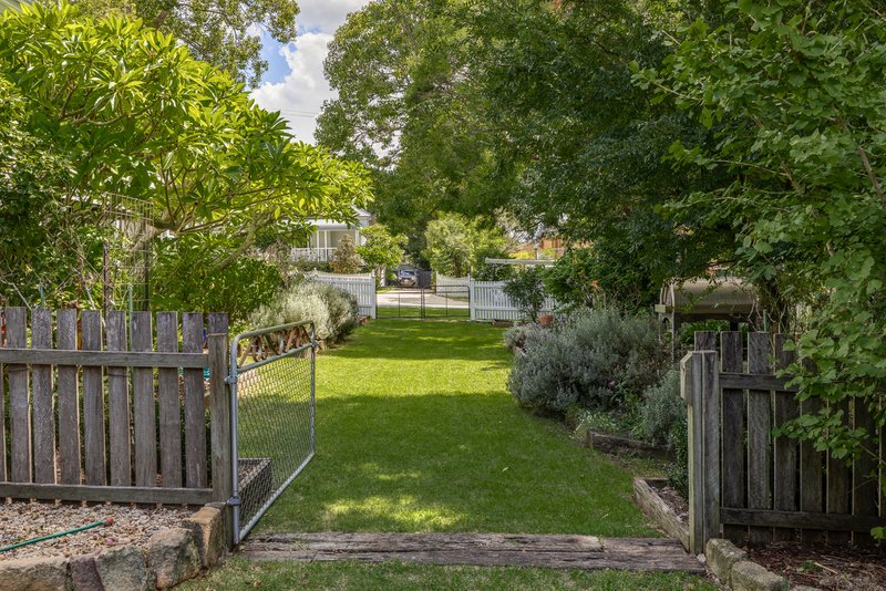 Photo - 10 Gladstone Street, Newtown QLD 4350 - Image 25