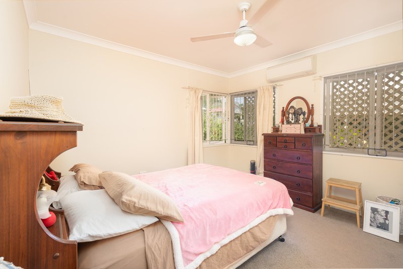 Photo - 10 Gledson Street, North Booval QLD 4304 - Image 3