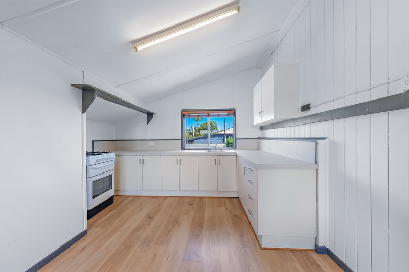 Photo - 10 Glen Isla Road, Glen Isla QLD 4800 - Image 6