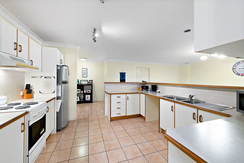 Photo - 10 Glen Street, Bray Park QLD 4500 - Image 4