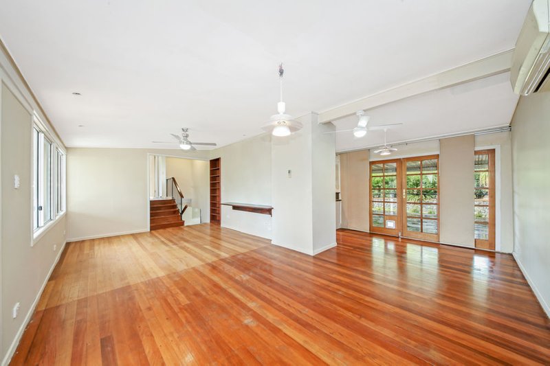 Photo - 10 Glendavis Street, Brighton QLD 4017 - Image 2