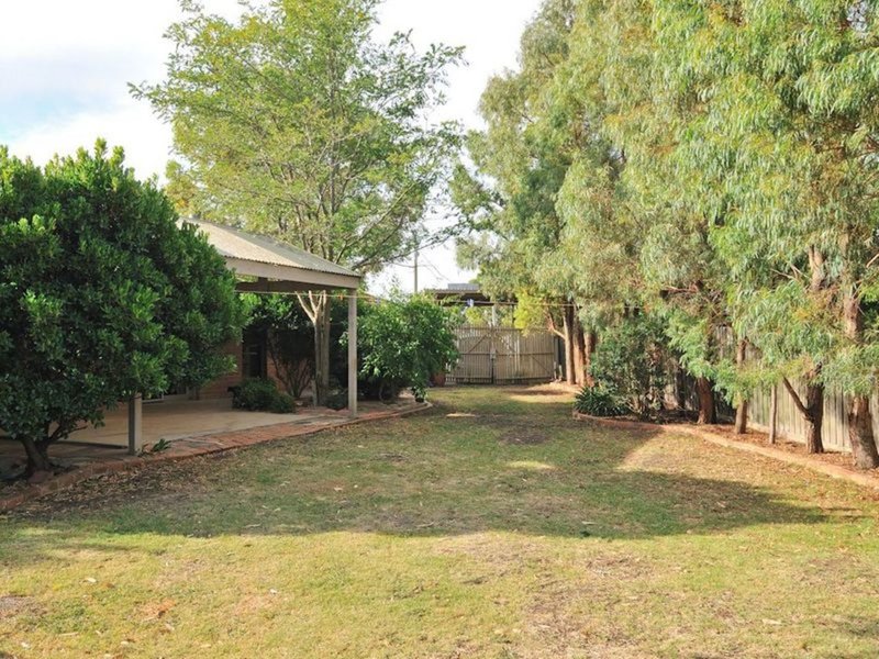 Photo - 10 Glenn Close, Cranbourne VIC 3977 - Image 7