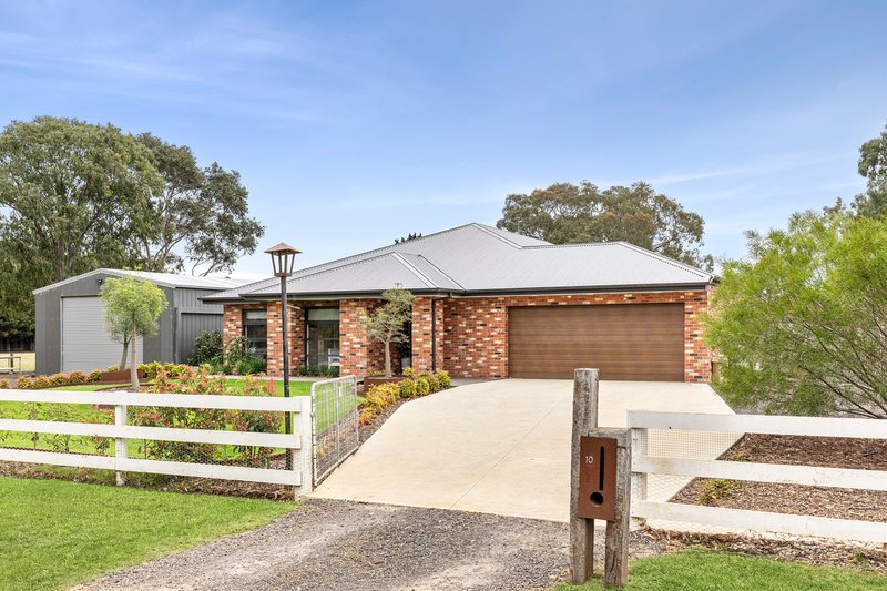 Photo - 10 Glenoe Drive, Lara VIC 3212 - Image 2