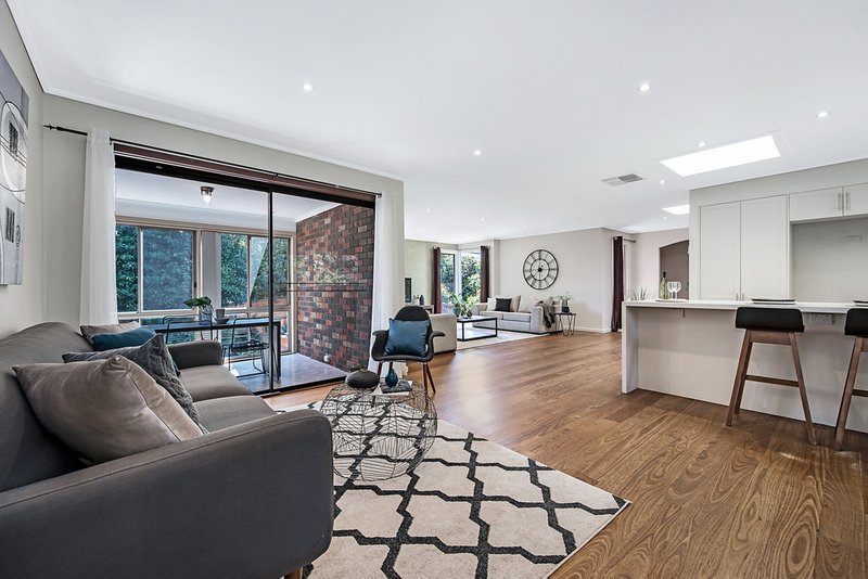 Photo - 10 Gloucester Court, Templestowe VIC 3106 - Image 6