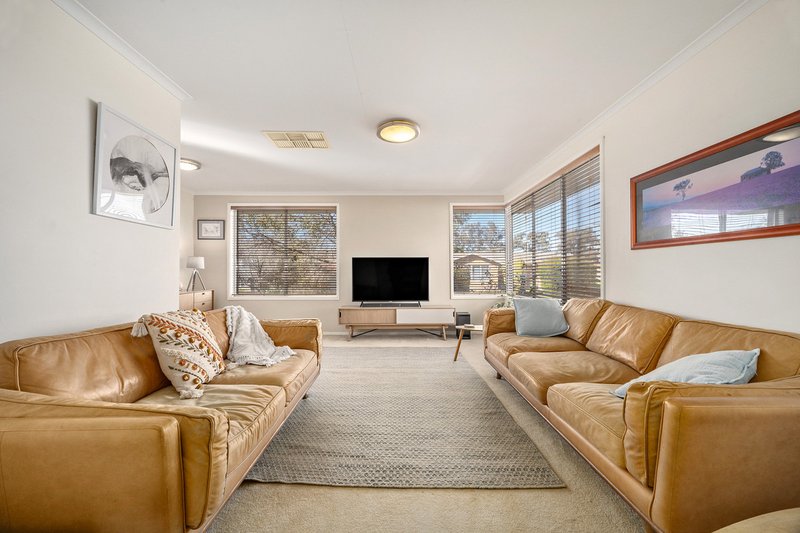 Photo - 10 Gollan Street, Evatt ACT 2617 - Image 4