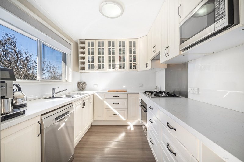 Photo - 10 Gollan Street, Evatt ACT 2617 - Image 7