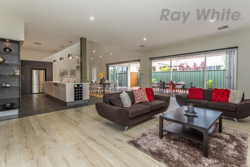 Photo - 10 Gomera Street, Mawson Lakes SA 5095 - Image 6