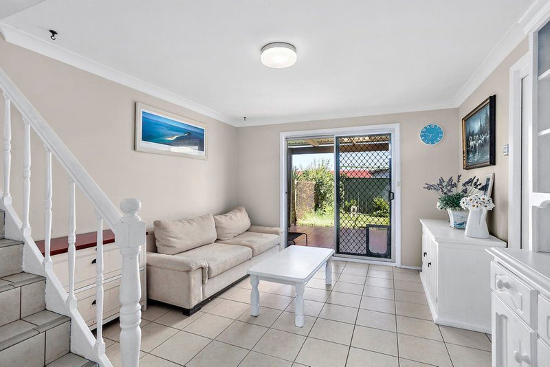 Photo - 10 Goolagong Circuit, Mount Warrigal NSW 2528 - Image 7