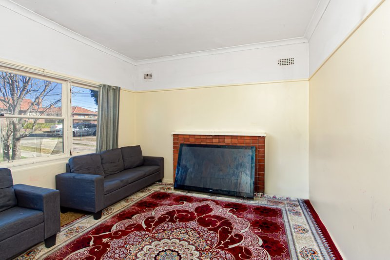 Photo - 10 Gooreen Street, Lidcombe NSW 2141 - Image 4