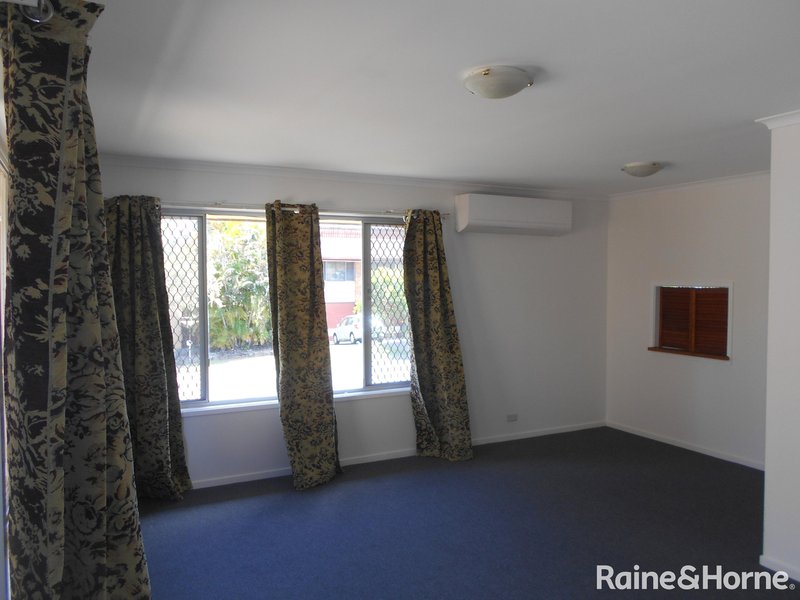 Photo - 10 Goorong Street, Sunnybank Hills QLD 4109 - Image 4