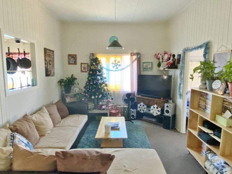 Photo - 10 Gooyong Street, Kingaroy QLD 4610 - Image 8