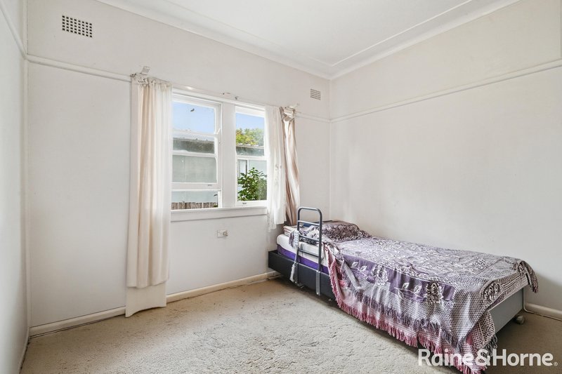 Photo - 10 Gordon Street, St Marys NSW 2760 - Image 7